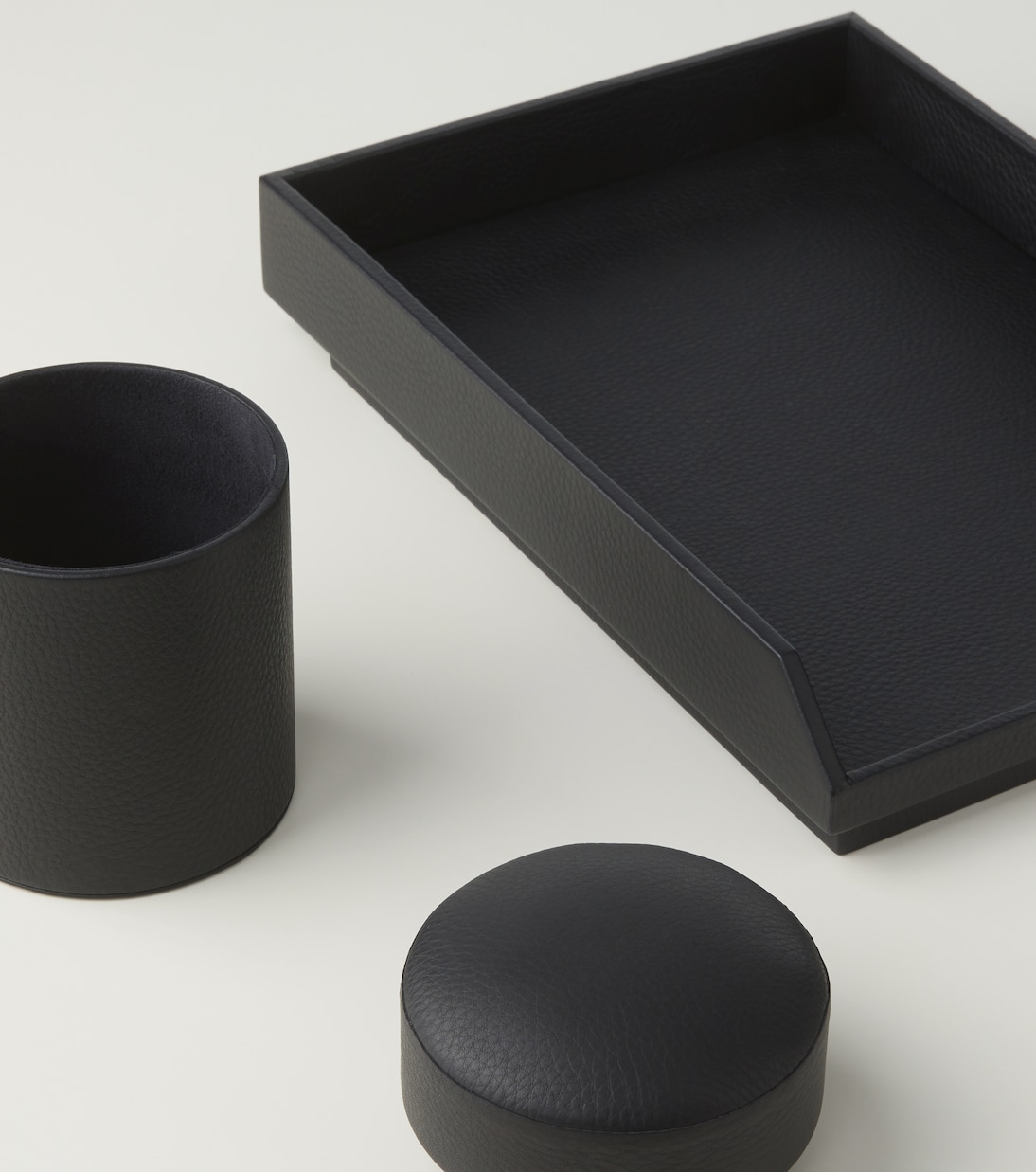 Pastille leather box | Michaël Verheyden