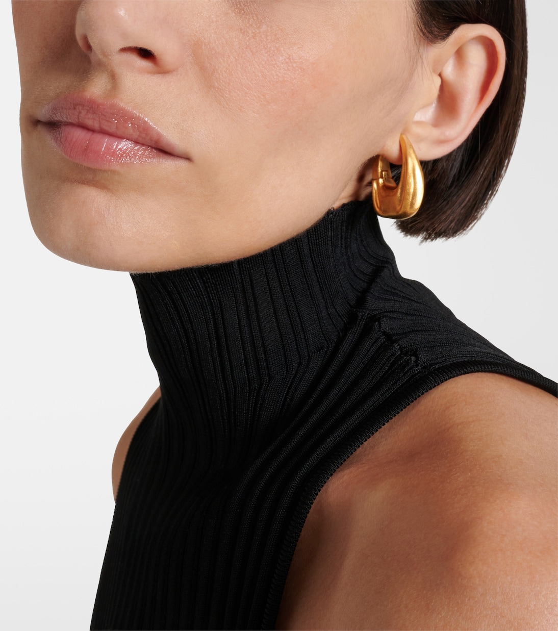 Pendientes de aro Olivia Small chapados en oro de 18 ct | Khaite