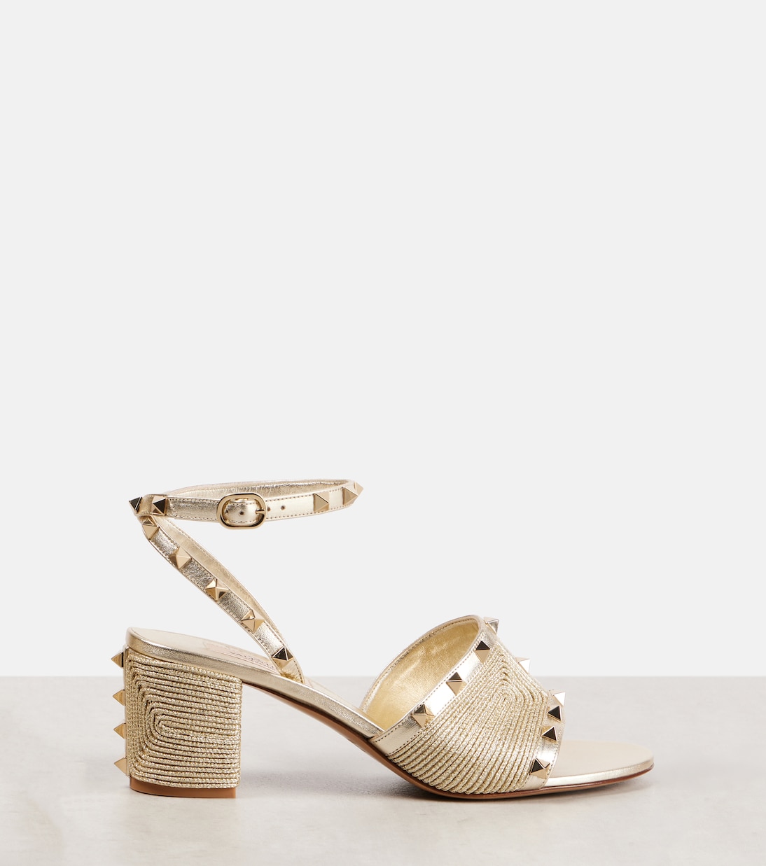 Sandalen Rockstud aus Metallic-Leder | Valentino Garavani