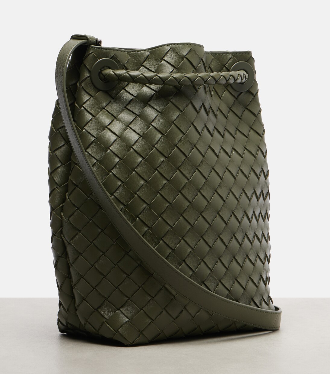 Andiamo Intrecciato Small leather bucket bag | Bottega Veneta
