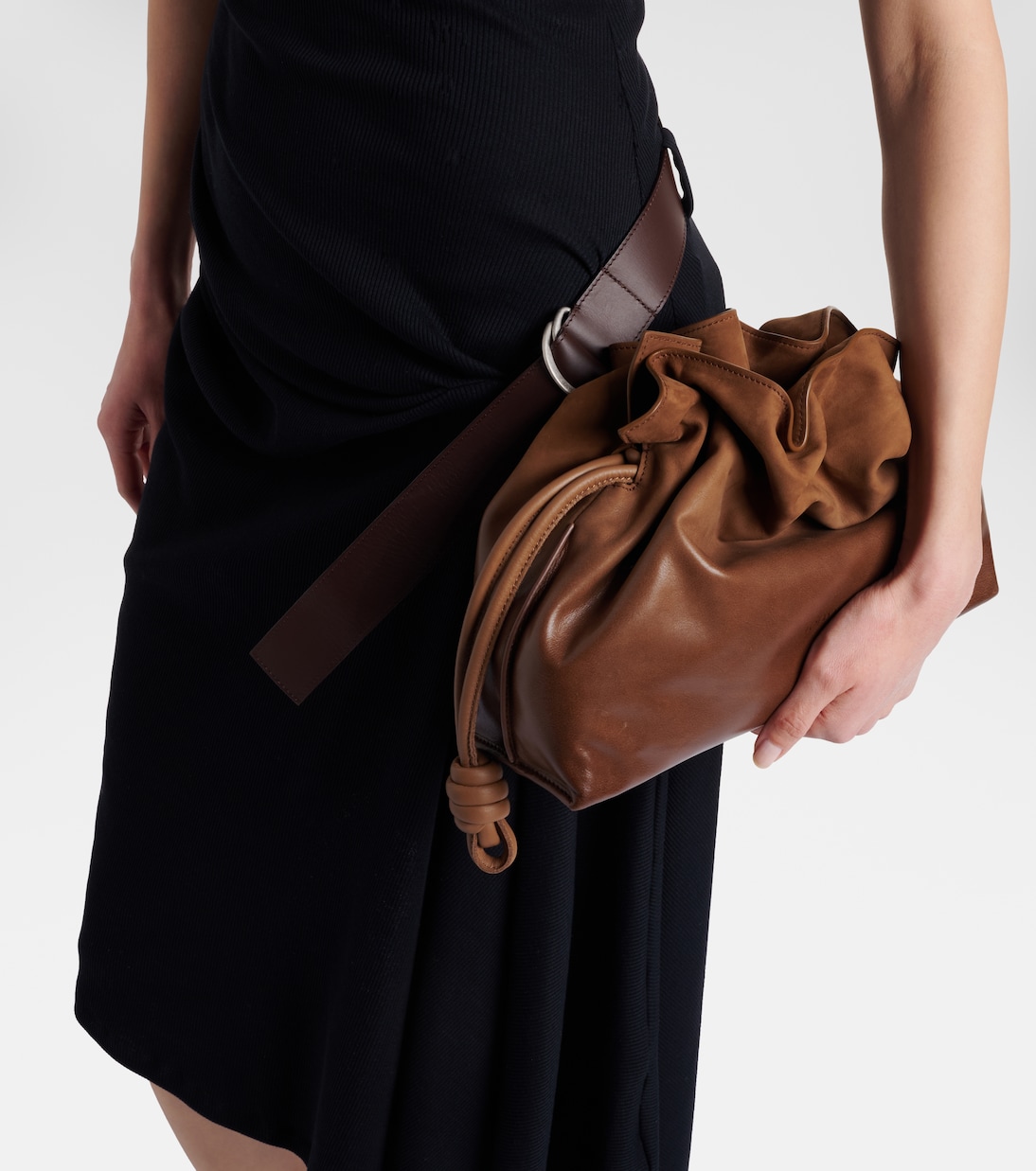 Clutch Flamenco Medium aus Veloursleder | Loewe