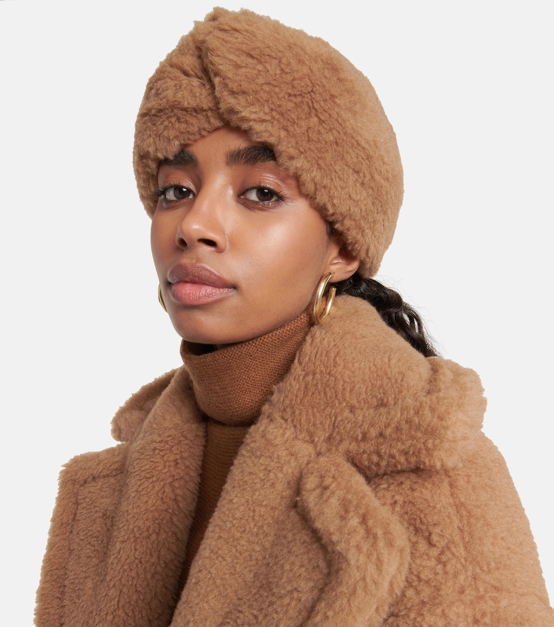 Fascia in lana e seta MAX MARA Ovidio, stile giovane e moderno