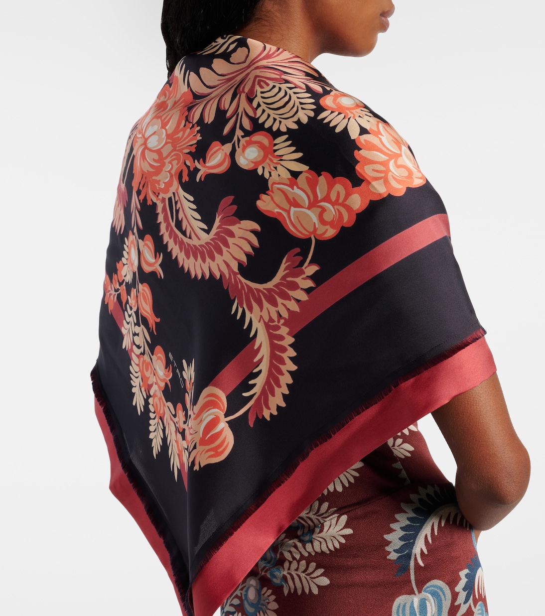 Foulard di seta con motivi floreali ETRO per giovani alla moda