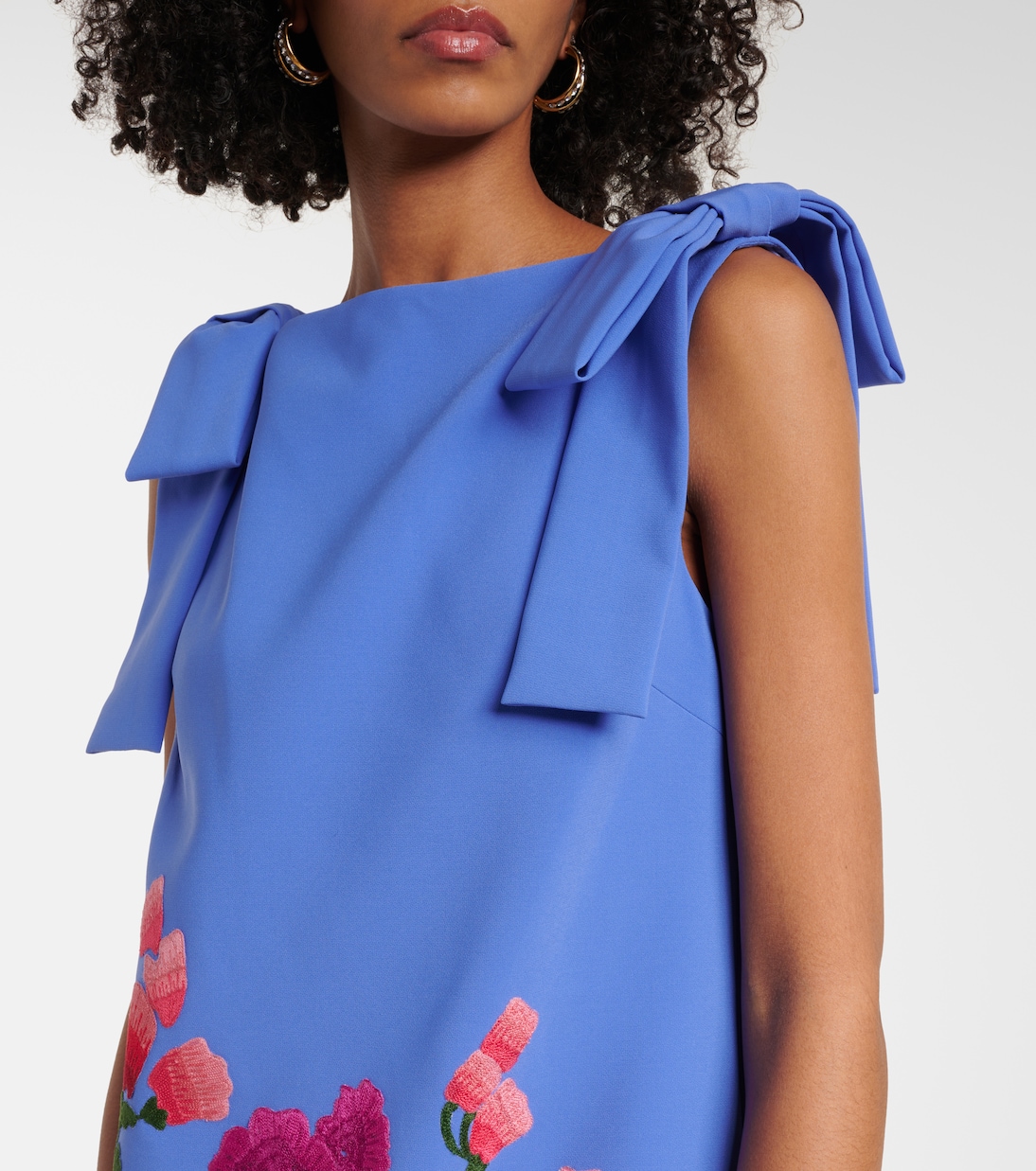 Abito corto in crêpe con ricamo floreale | Carolina Herrera