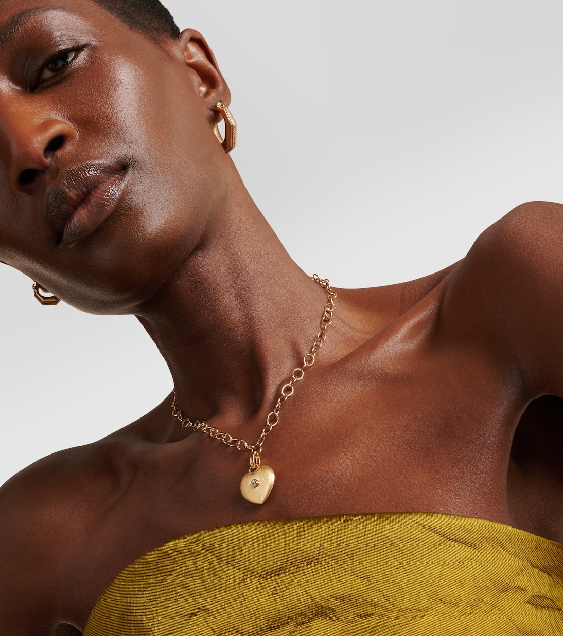 Collana con pendente a cuore MARIE LICHTENBERG in oro 18kt e 14kt, impreziosita da diamanti, perfetta per un look giovane e raffinato.