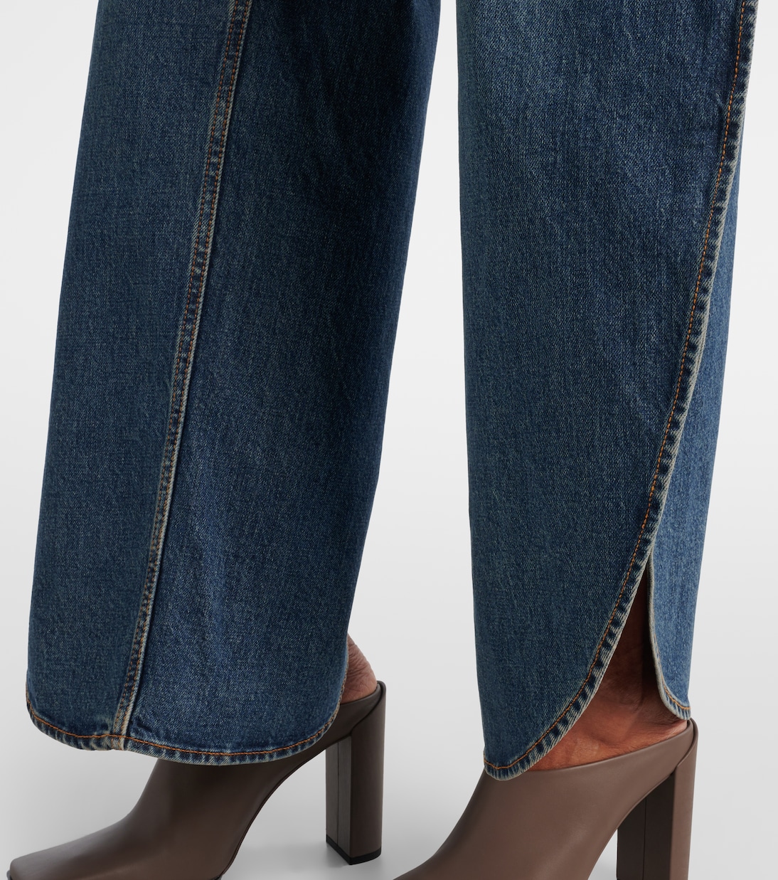 Mid-Rise Barrel Jeans Petal | Alaïa