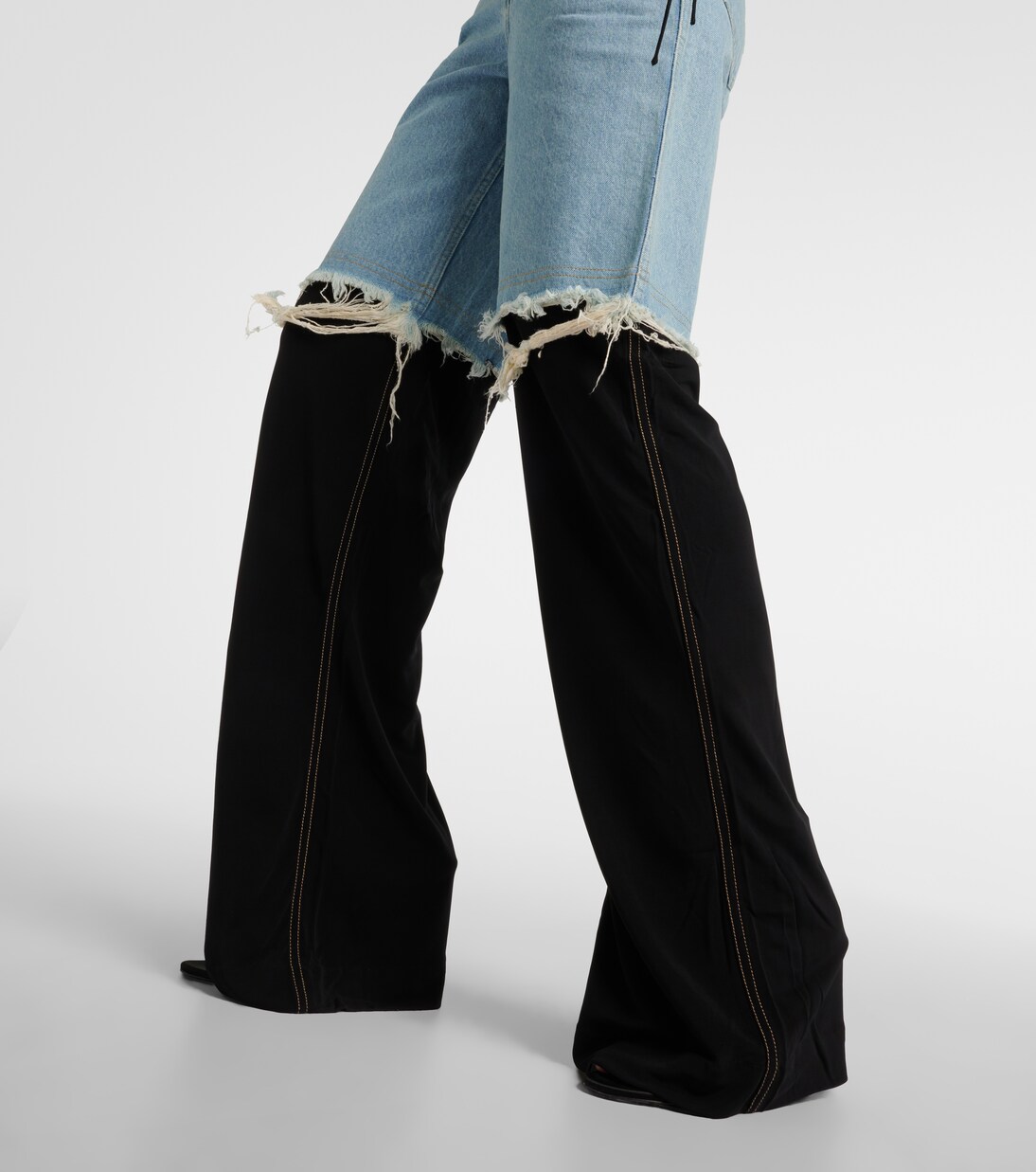 Jeans anchos deconstruidos | Christopher Esber
