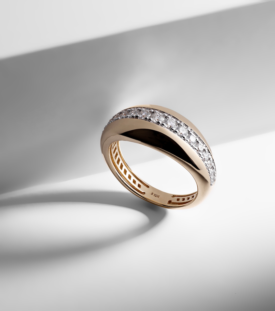 Bague Pistachio en or 10 ct et diamants | Stone and Strand