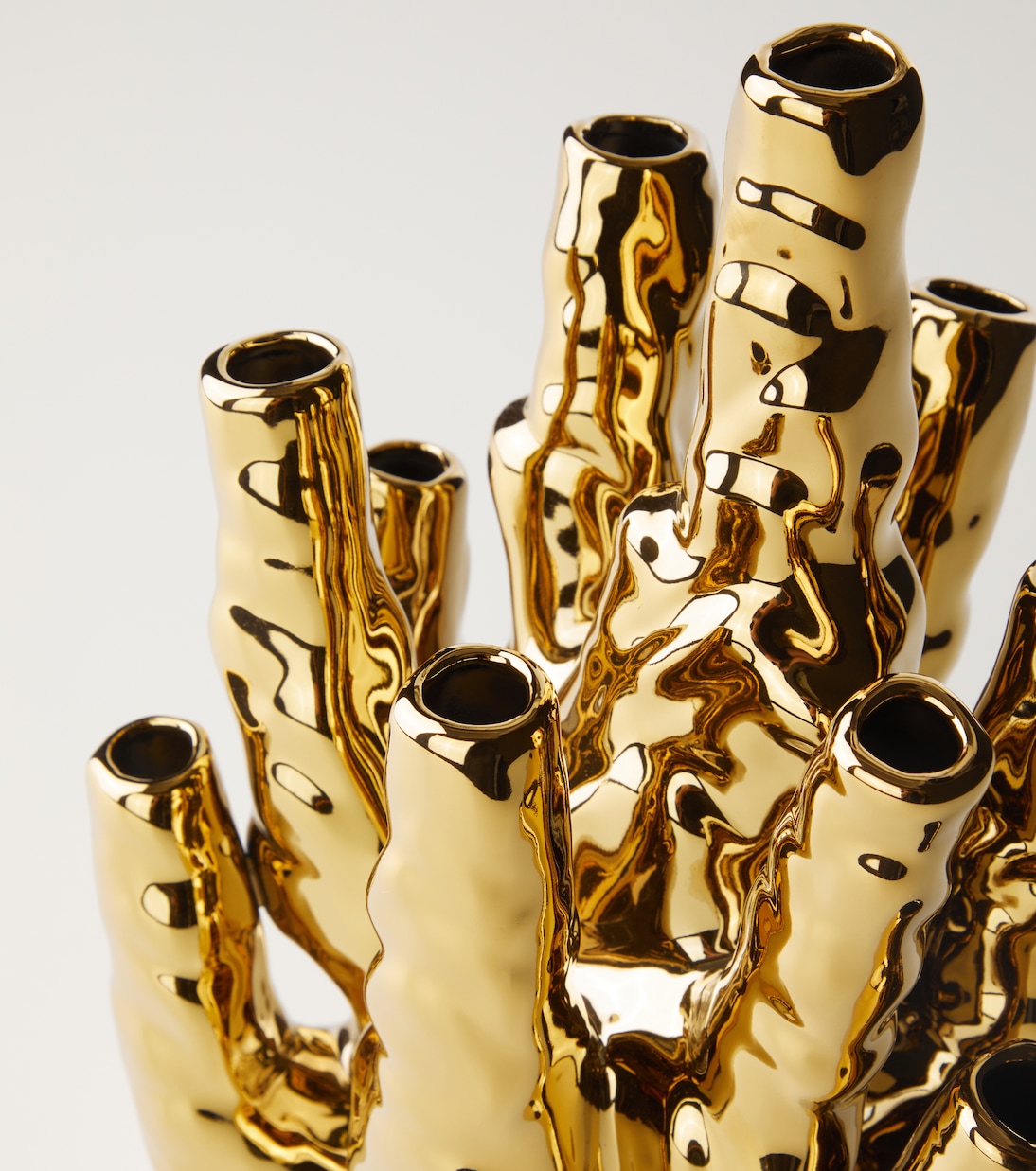 Coral porcelain vase by Norman Trapman | Polspotten