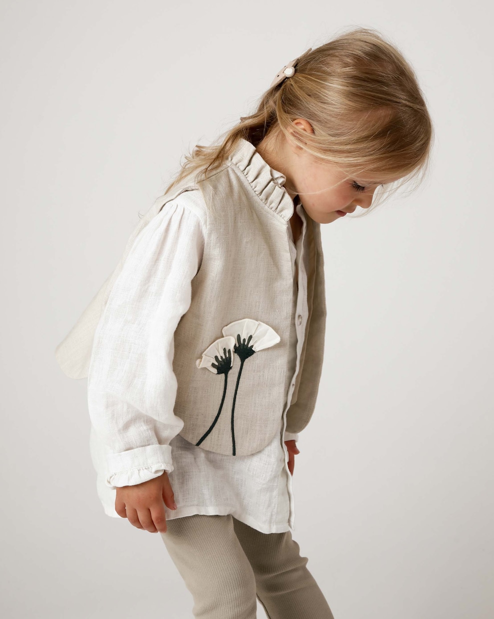 Gilet Sugy in lino con volant | Donsje