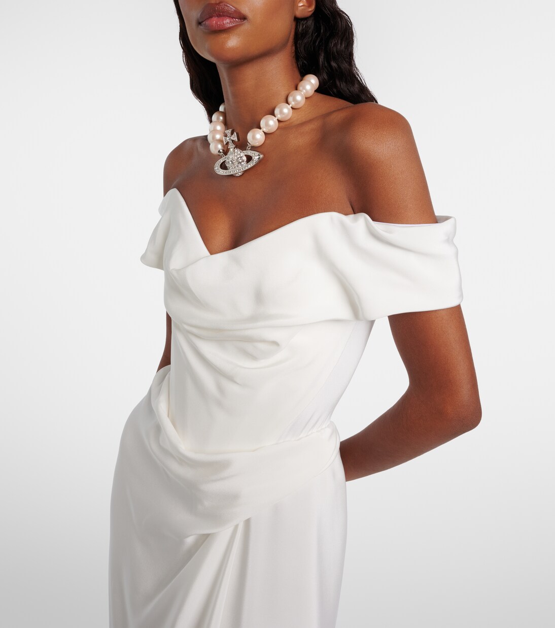Bridal Off-Shoulder-Robe Mabel aus Seide | Vivienne Westwood