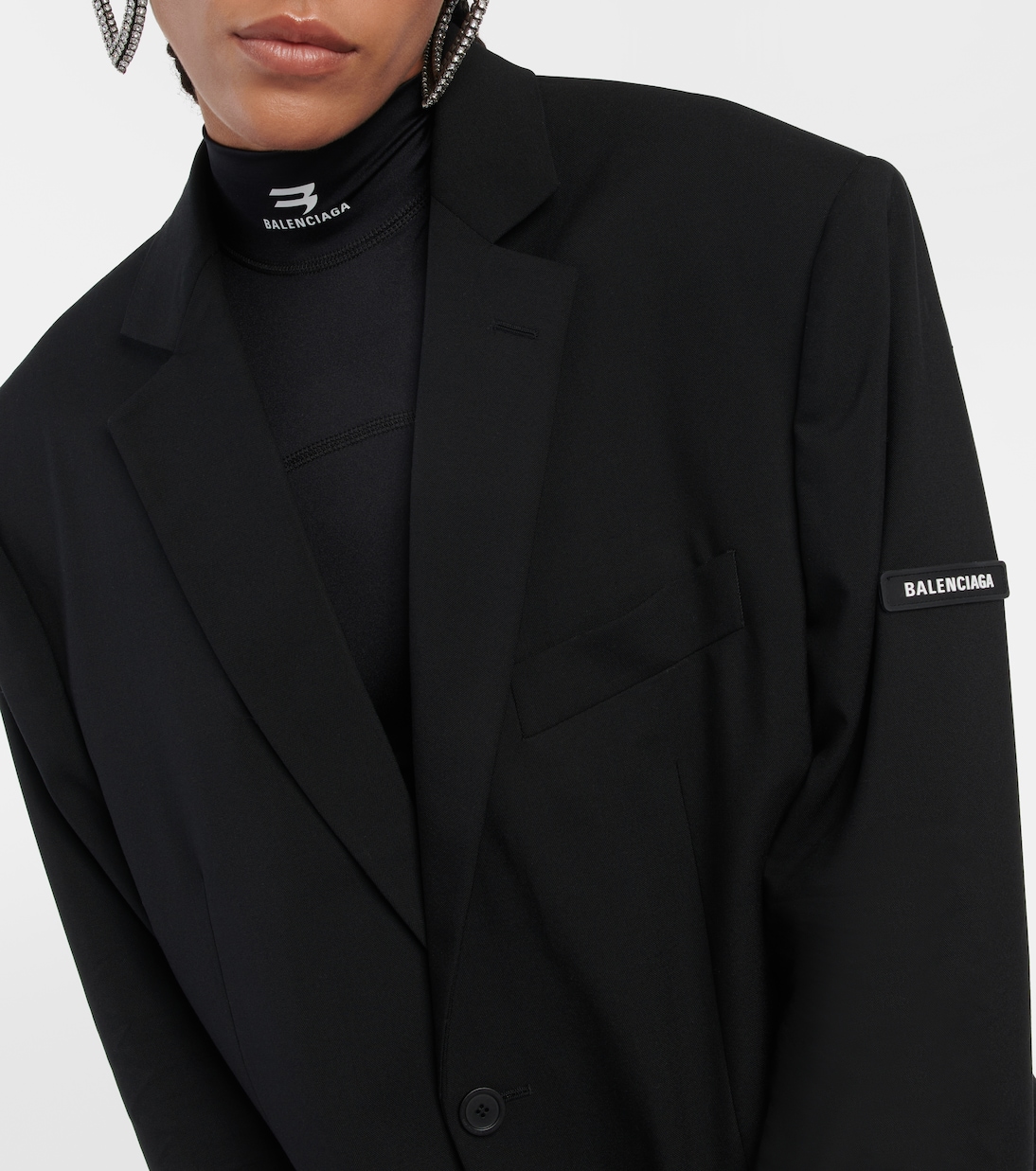 Elegante Chaquetón de Lana Balenciaga para Jóvenes Modernos