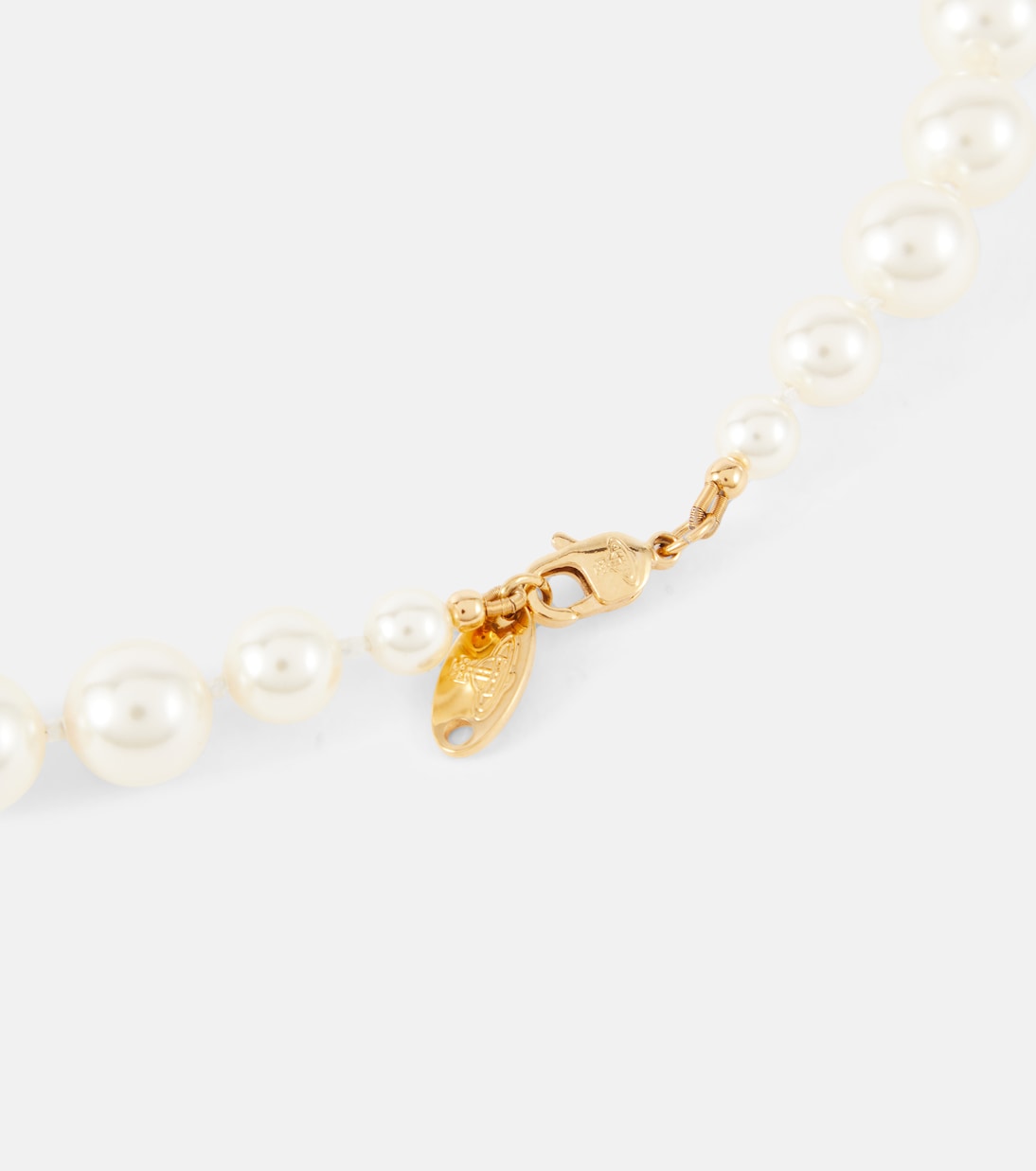 Collana alla moda VIVIENNE WESTWOOD con dettagli orbitali per giovani trendsetter