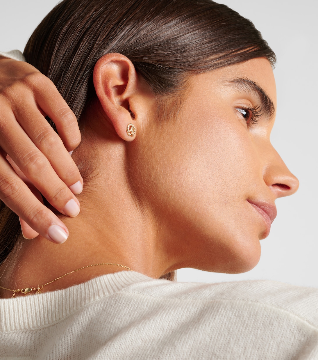 Boucle d'oreille unique Pretzel en or 14 ct et diamants | Sydney Evan