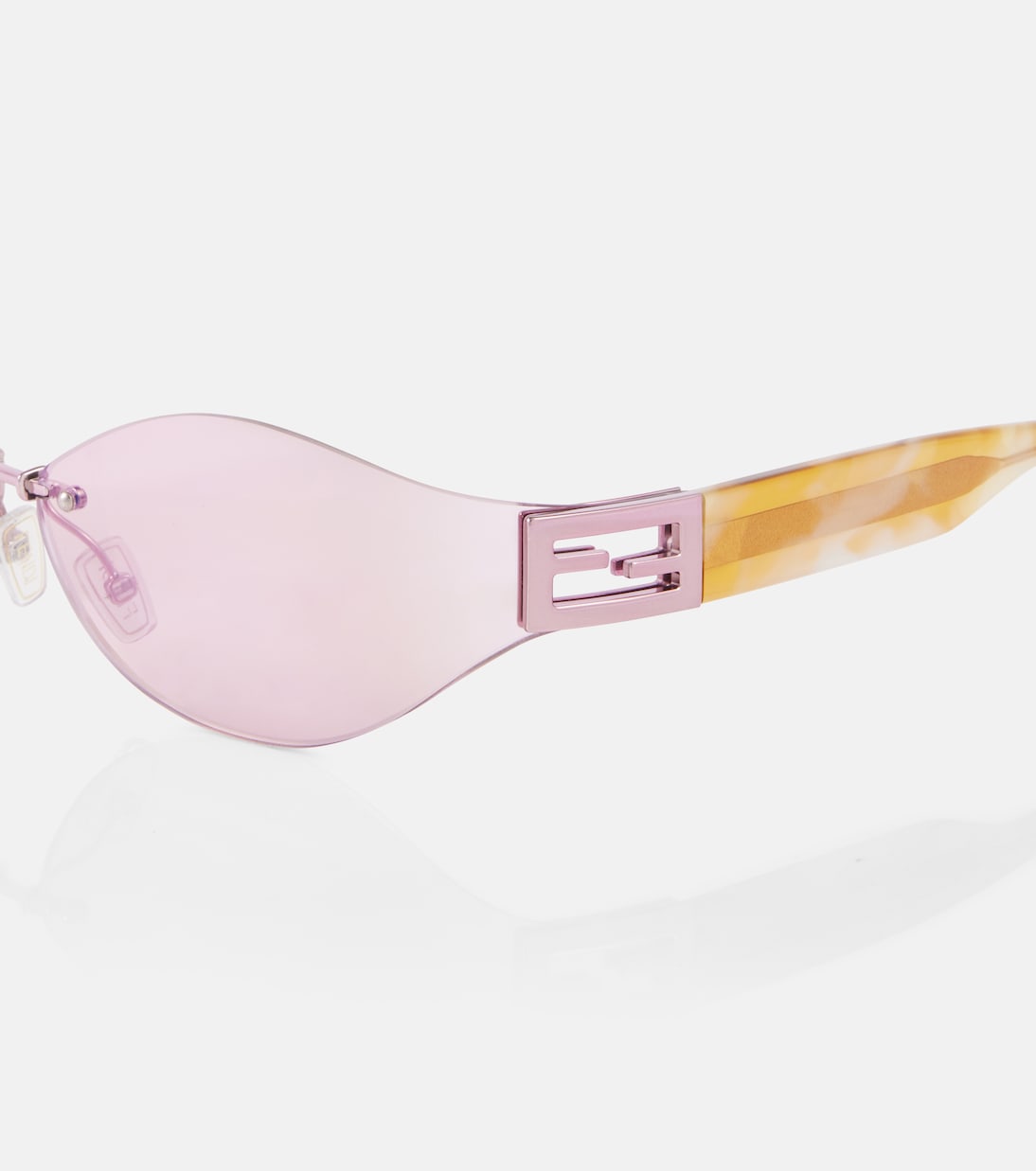 Occhiali da sole FENDI stile ovale per giovani trendy