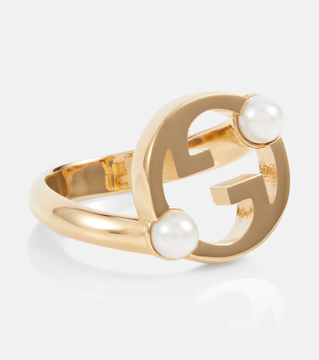 Anello GUCCI Blondie con perla finta e logo intrecciato, stile giovanile