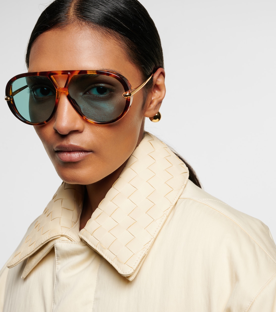 Occhiali da sole stile aviatore Bottega Veneta per giovani trendy