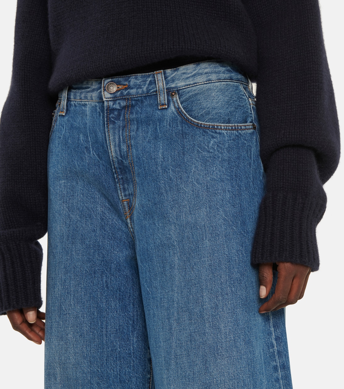 Jeans a Gamba Larga e Vita Alta Egli per uno Stile Giovane e Moderno