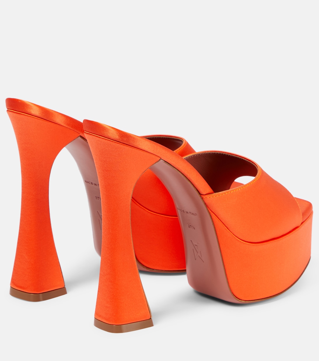 Mules con plataforma Dalida de satén | Amina Muaddi