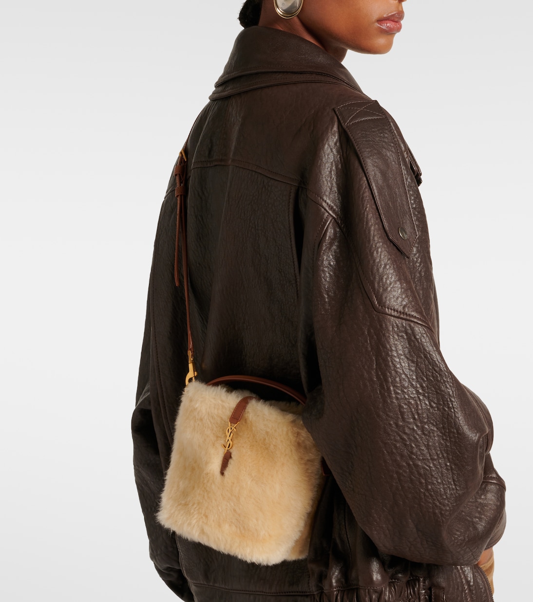 Secchiello Le 37 Mini in shearling | Saint Laurent