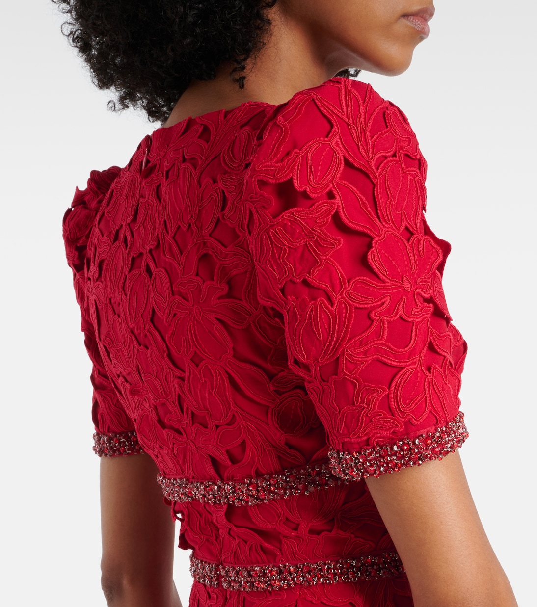 Abito midi in pizzo con decorazioni | Rebecca Vallance