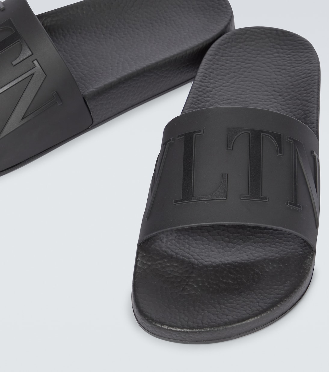 VLTN slides | Valentino Garavani
