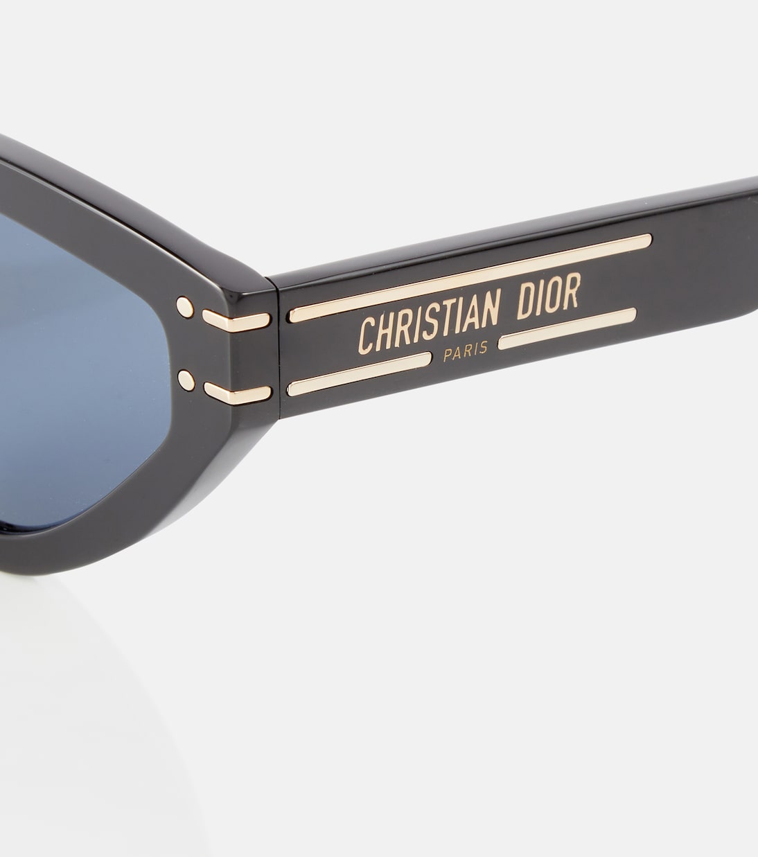 Occhiali da sole DiorSignature B2U stile cat-eye per un look giovane e alla moda