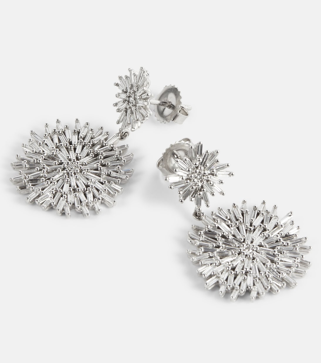 Orecchini a goccia SUZANNE KALAN in oro bianco 18kt con diamanti scintillanti
