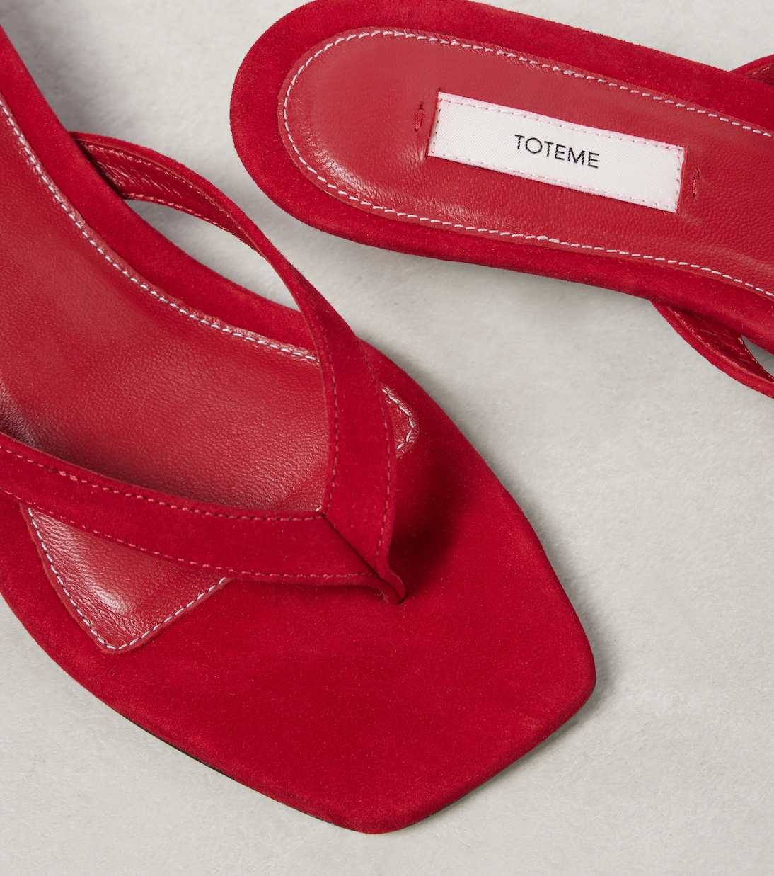 Sandali in Suede TOTEME per un look giovane e moderno
