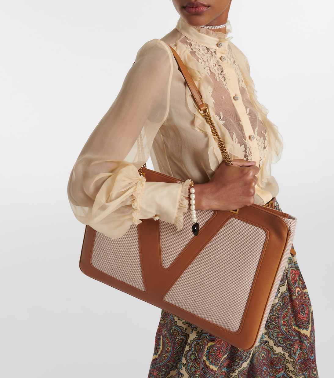 Viva Superstar Large canvas tote bag | Valentino Garavani