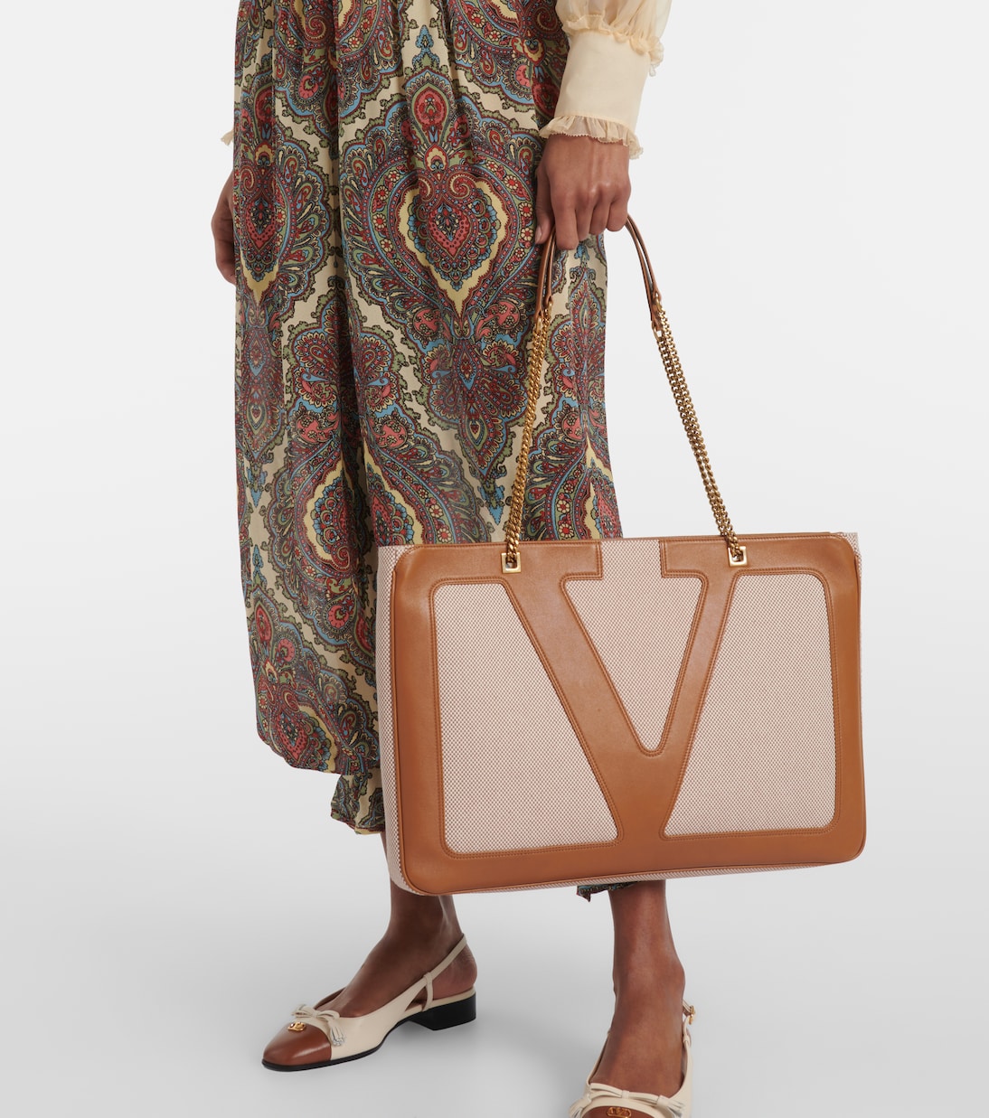 Viva Superstar Large canvas tote bag | Valentino Garavani