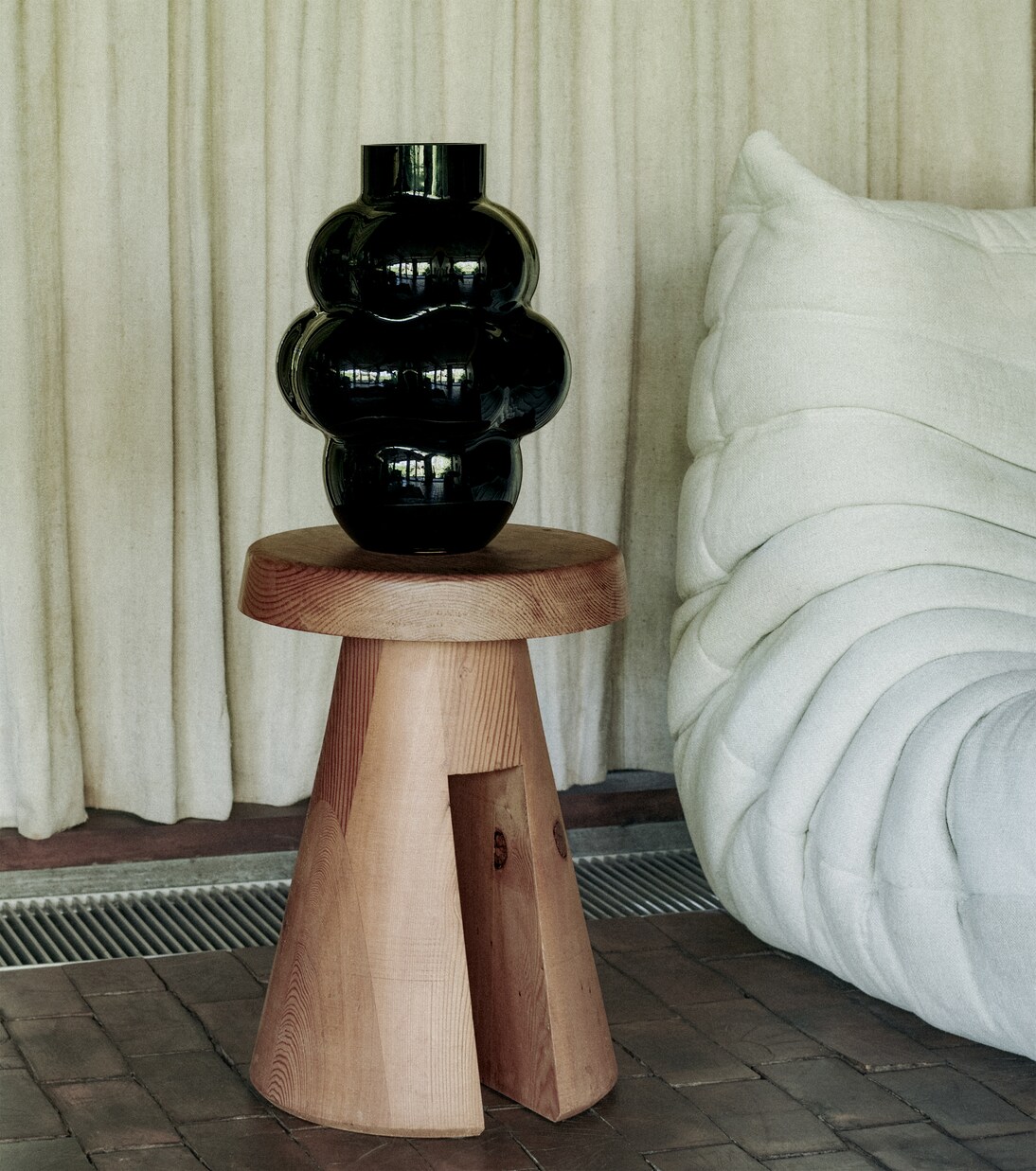 Vase Balloon 04 | Louise Roe