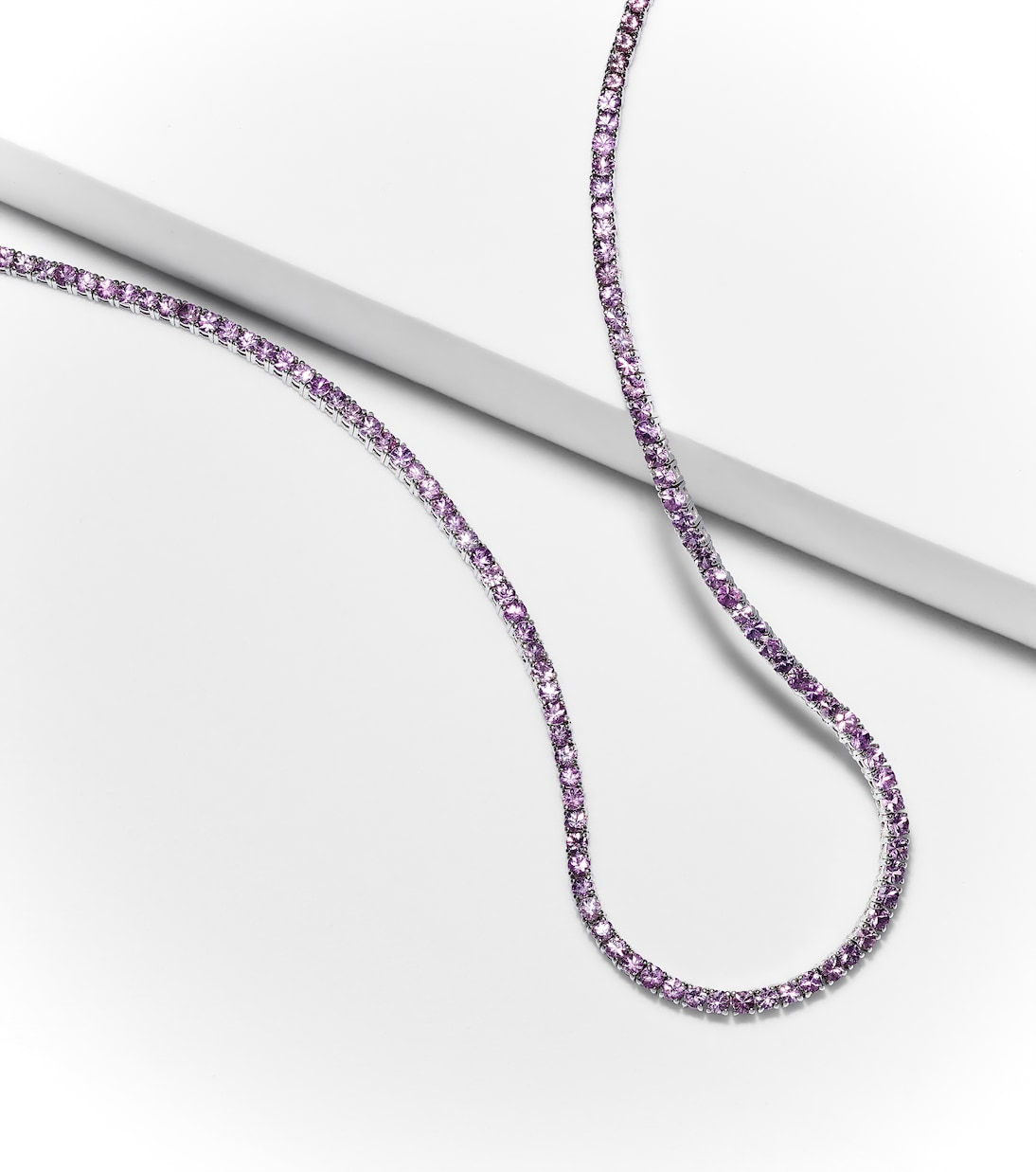 Collier en or blanc 14 ct et saphirs lilas | Roxanne First
