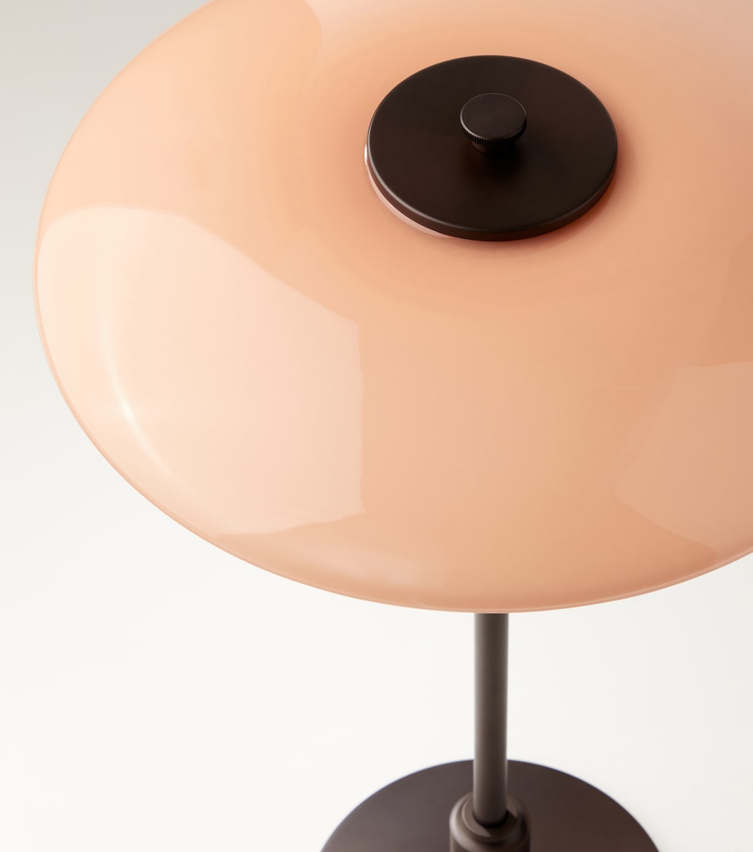 Lámpara de mesa PH 3/2 por Poul Henningsen (enchufe EU) | Louis Poulsen