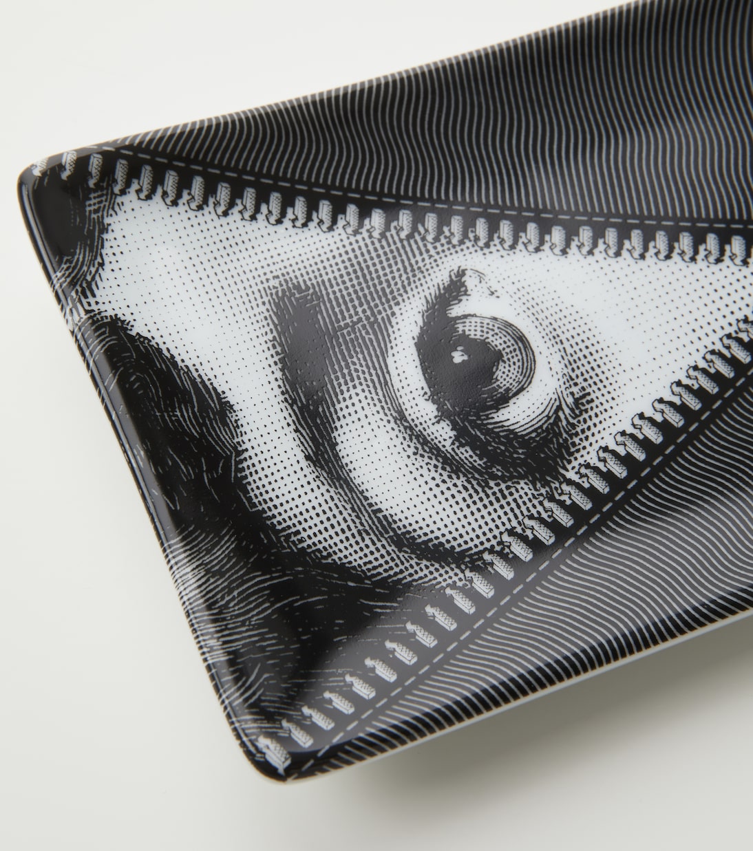Tema e Variazioni n.401 ashtray | Fornasetti