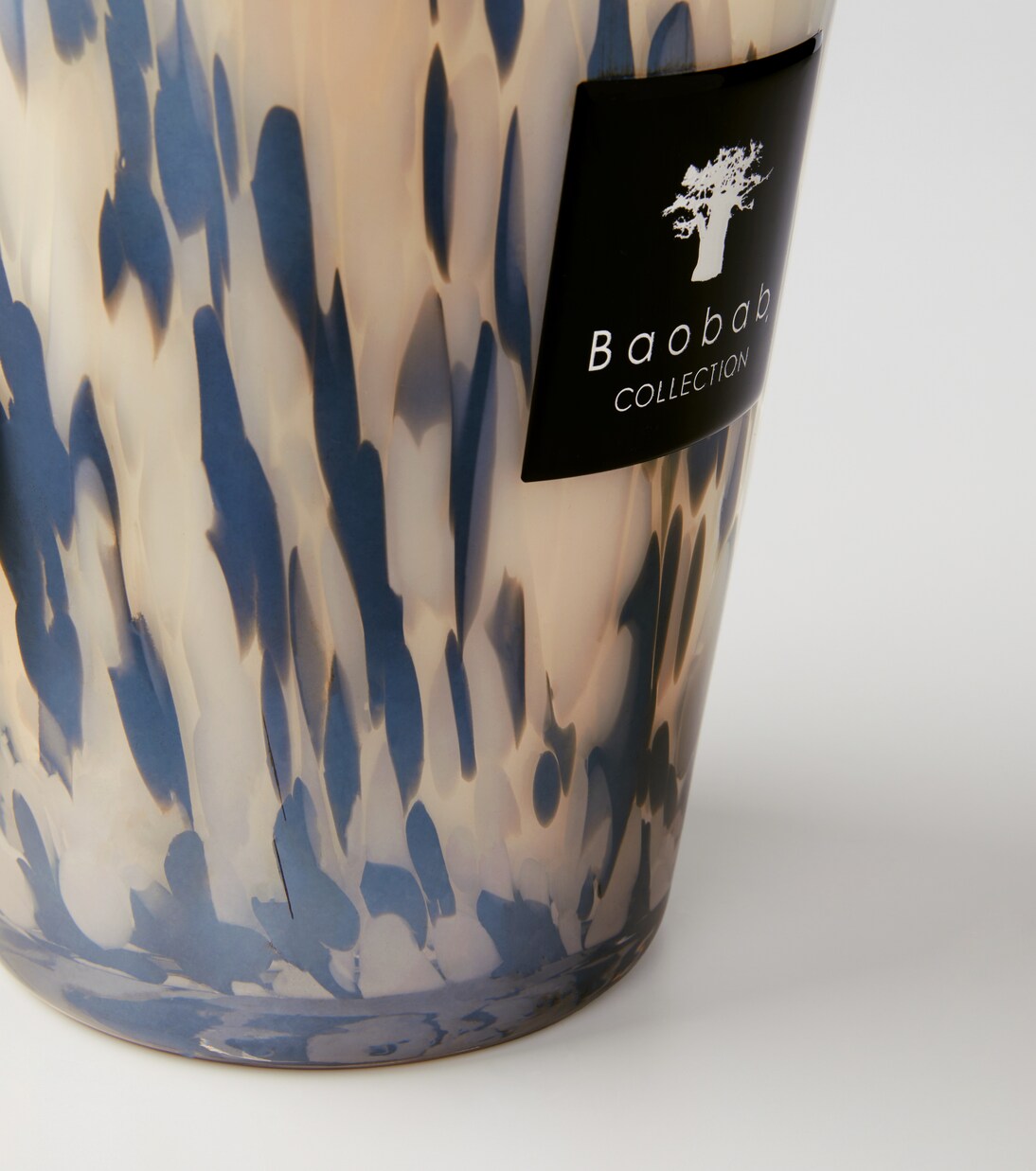 Pearls Black Large scented candle | Baobab Collection