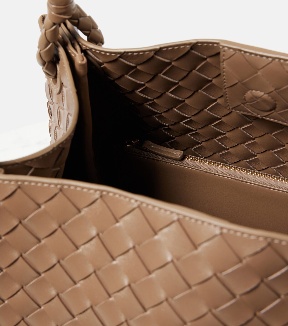 Parachute Large leather shoulder bag in brown - Bottega