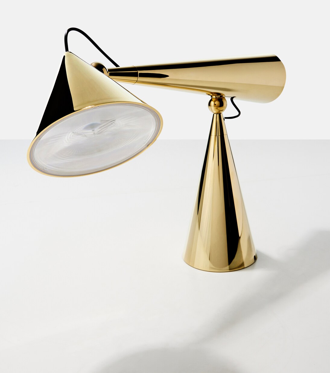 Pose Portable table lamp | Tom Dixon