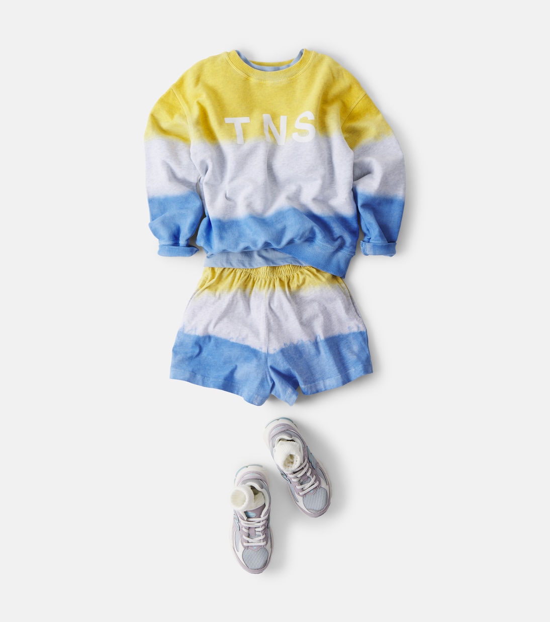 Set Tie Dye aus Sweatshirt und Shorts | The New Society