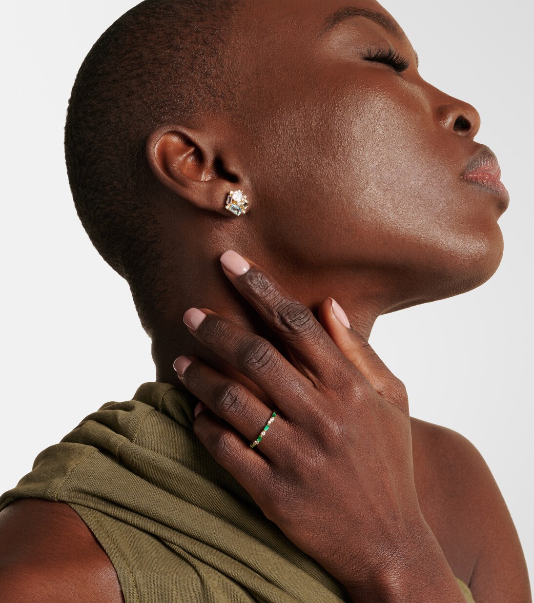 18kt gold ring with emeralds and diamonds | Suzanne Kalan