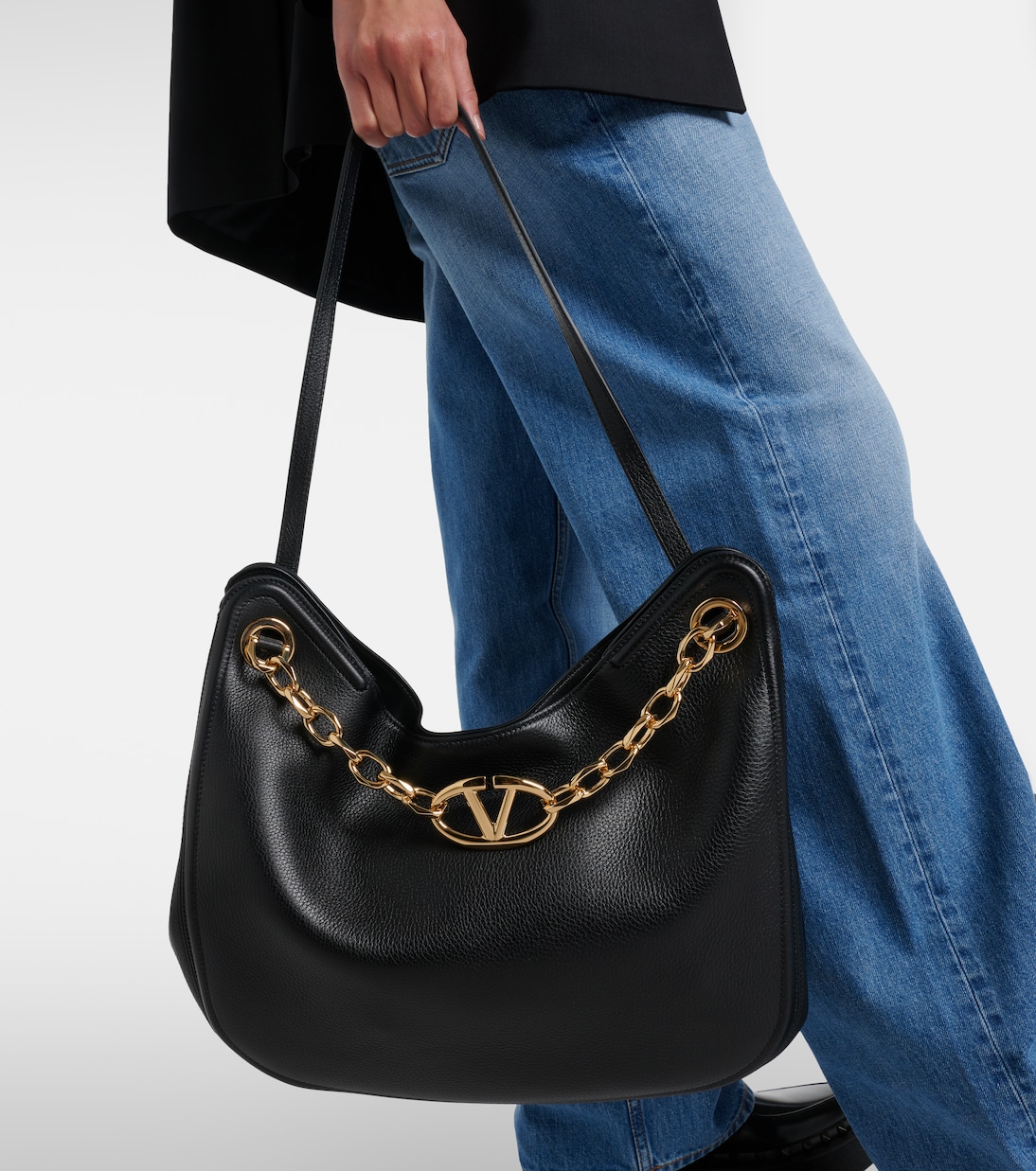 Sac VLogo Medium en cuir | Valentino Garavani