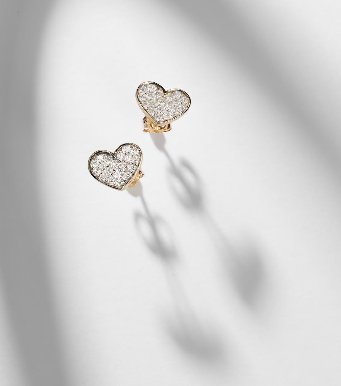 Orecchini in oro 10kt con diamanti 