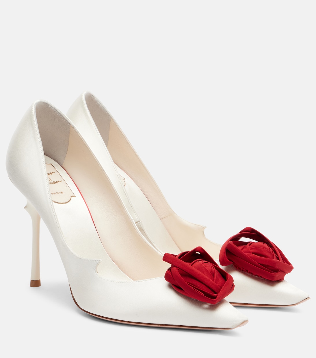 حذاء من الساتان مع تزيين بالورود Epine Rose 100 | Roger Vivier
