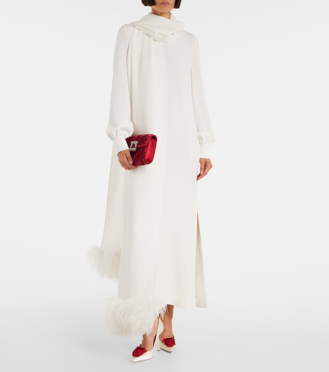 حذاء من الساتان مع تزيين بالورود Epine Rose 100 | Roger Vivier