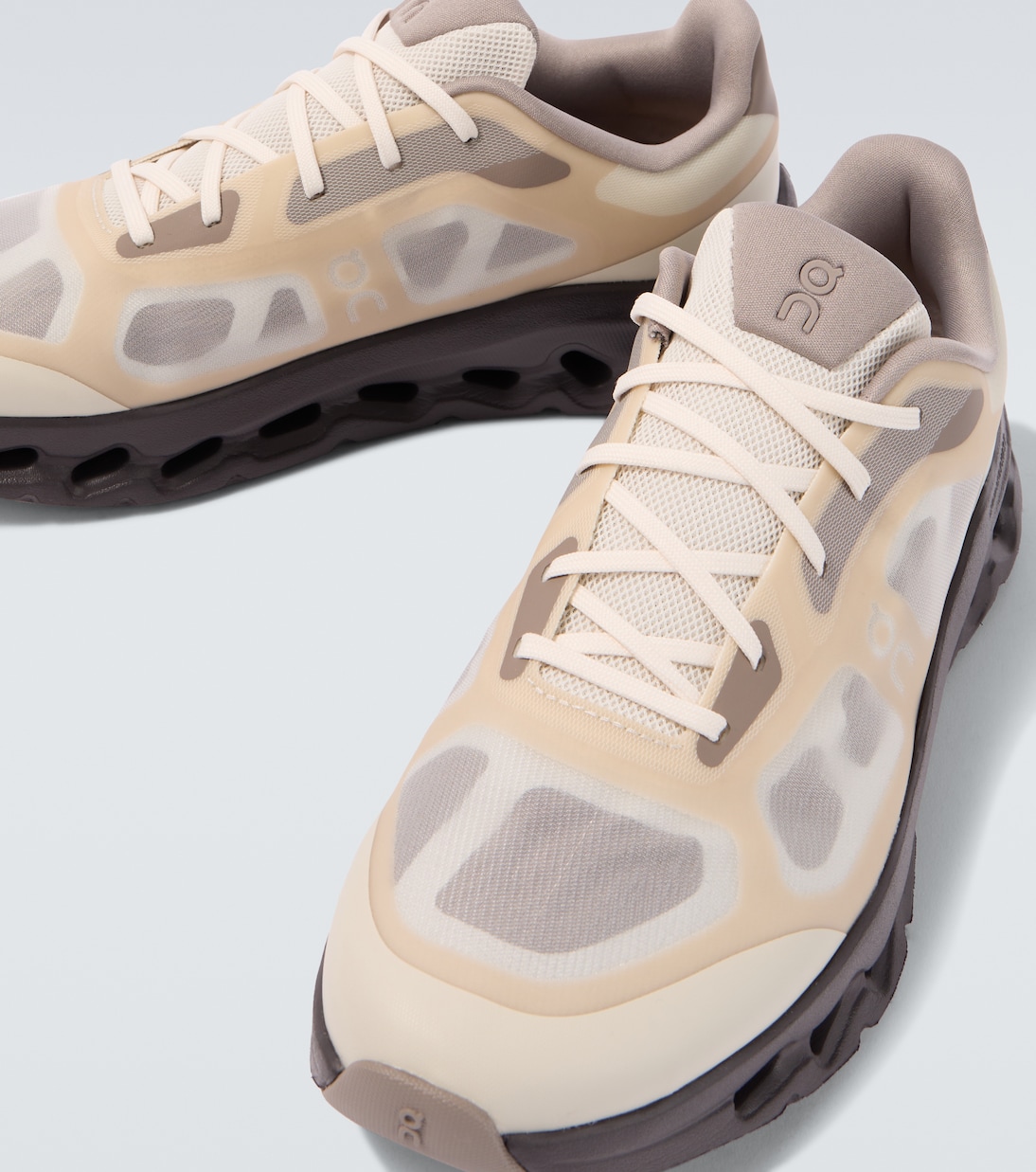 Cloudtilt Remix running shoes | On