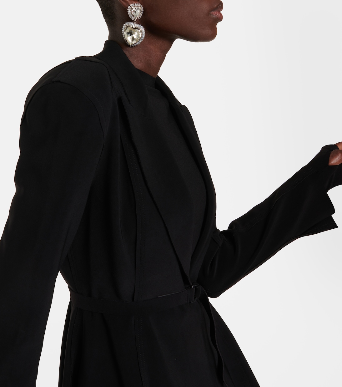 Chaqueta de Punto con Cinturón y Detalle Peplum para Jóvenes Modernos