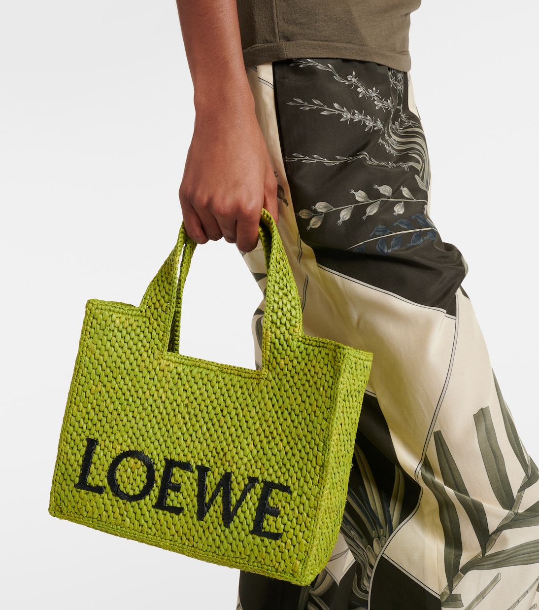 Cabas Paula’s Ibiza Font Small en raphia | Loewe