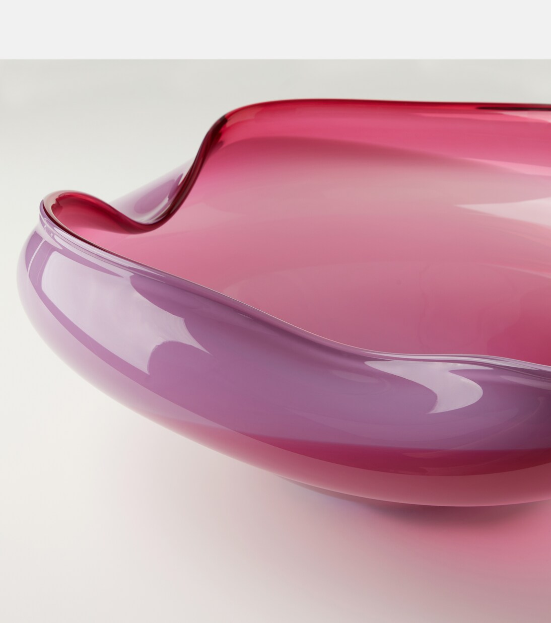 Gravity glass bowl | Alexa Lixfeld