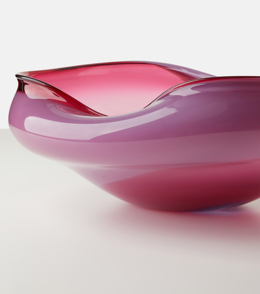 Gravity glass bowl | Alexa Lixfeld