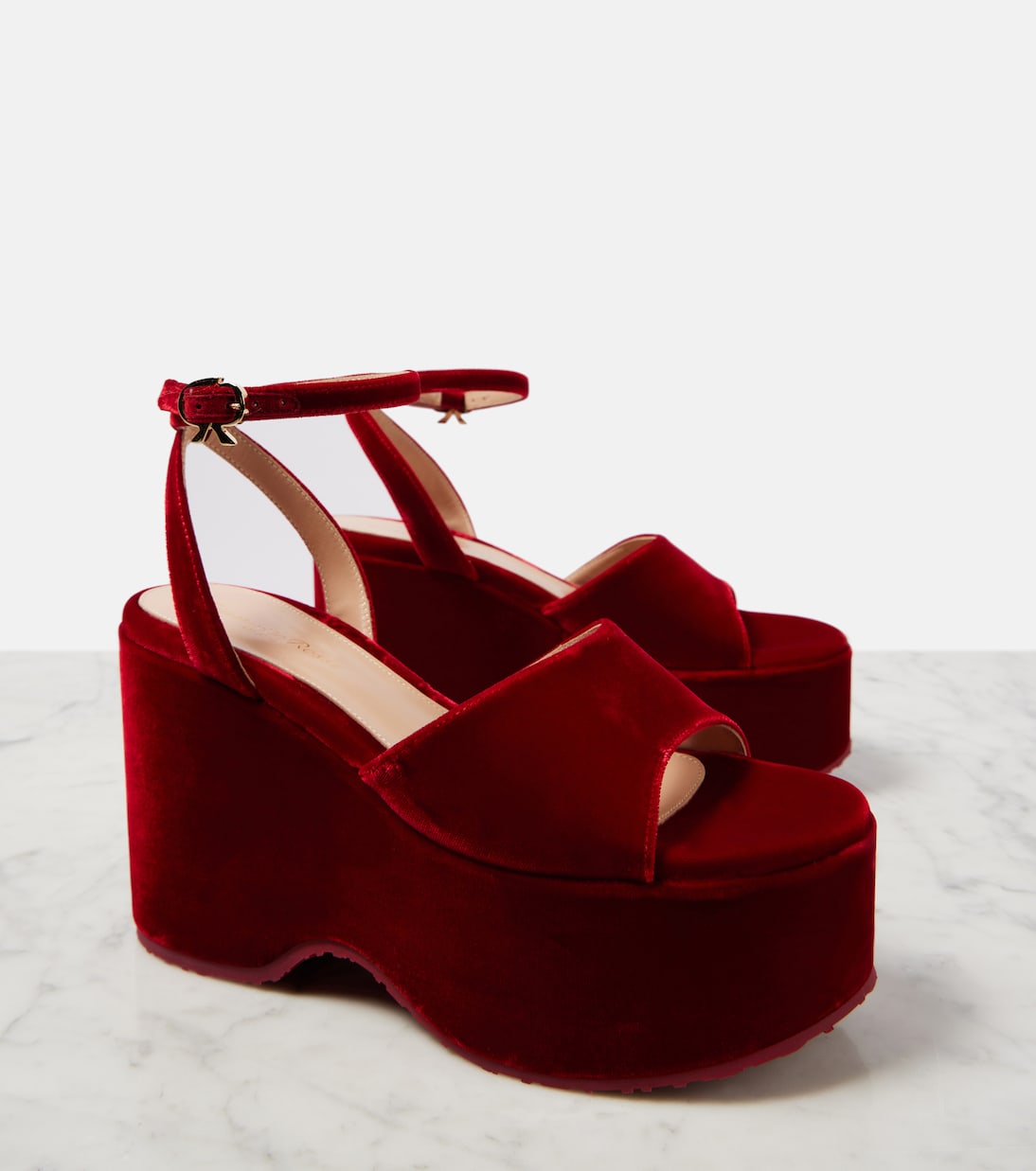 Sandalias con cuña de terciopelo | Gianvito Rossi